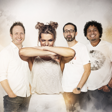 Iris Camaa & Friends