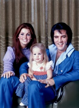 AN EVENING WITH PRISCILLA PRESLEY IN HALLEIN – Wo „Stille Nacht!“ zuhause ist