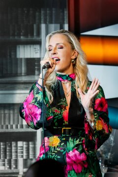 ILLUSIONEN – 100 JAHRE HILDEGARD KNEF