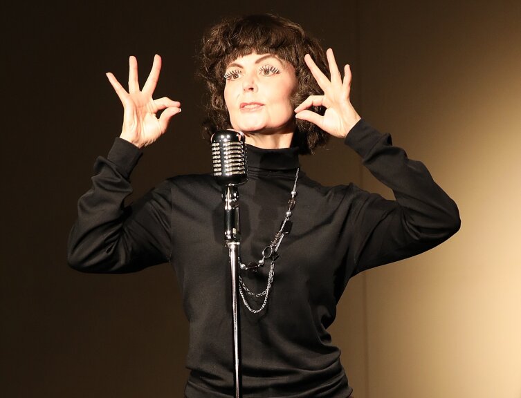 MICHAELA EHRENSTEIN – „Eine Rose für JULIETTE GRÉCO“