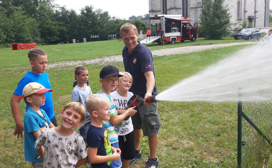 Feuer und Spaß bei der Feuerwehr