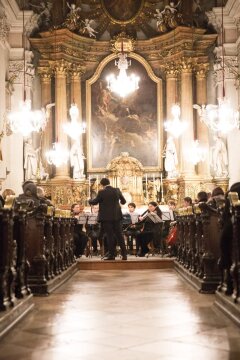 Wiener Schubert Orchester -Frühlingskonzert im historischen Palais Eschenbach! Danach: Spitzenweine, Tanz und DJ -Musik!