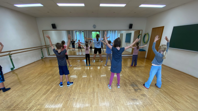 Tanzen mit Roxy, 6 – 8 Jahre, KOSTEN: 5€