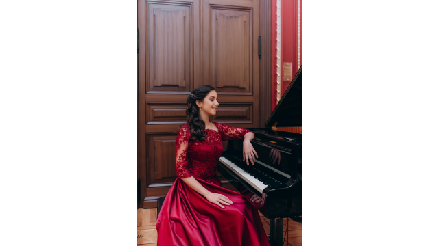 HENRIETTA LUKACS Weihnachtsklavierkonzert