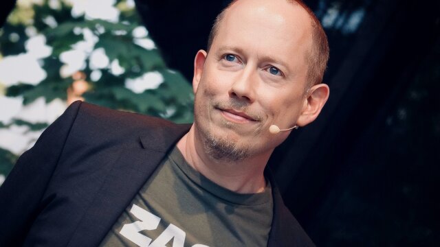 Klaus Oppitz-NÖ Premiere:Saugfrast