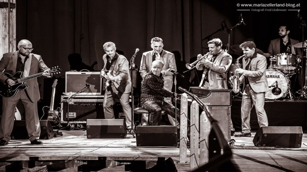 Andy Lee Lang & The Spirit