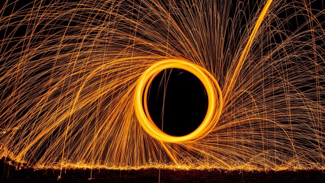 8. Lichtmalerei (Cyanotypie) – Gegenstände aus der Natur werden durch Sonnenlicht abgebildet.(8-12 Jahre)