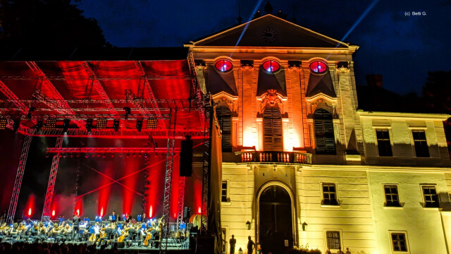 KLASSIK UNTER STERNEN XV  – Große Opernchöre