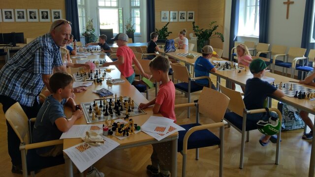 5. Wir lernen Schach spielen (6-12 Jahre)