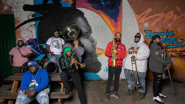 HOT 8 BRASS BAND