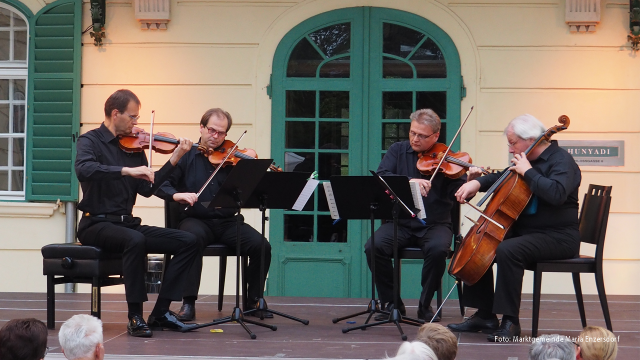 M.E. Schlosskonzerte: aron quartett