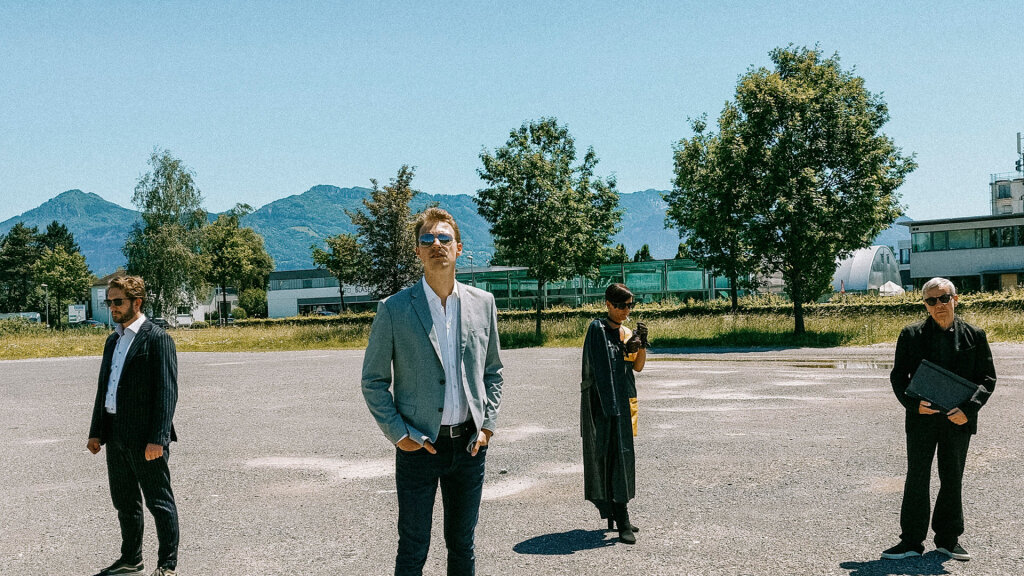 FALCO – INTO THE LIGHT!