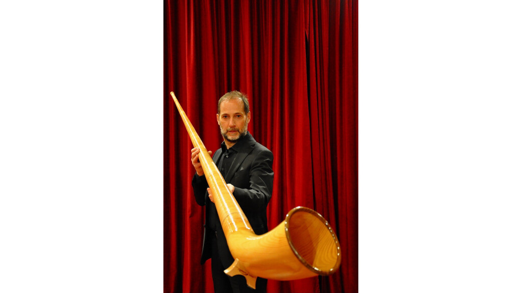 Carlo Torlontano – Alphorn und Akkordeon