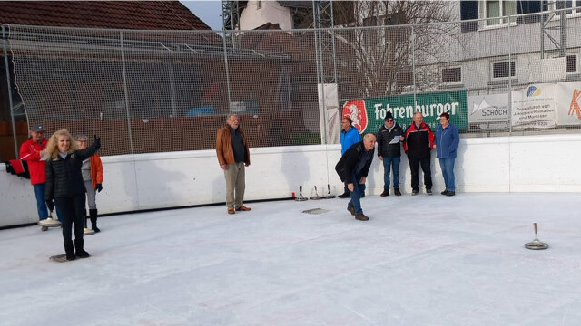 Mit Vätern unterwegs – Eisstock schießen
